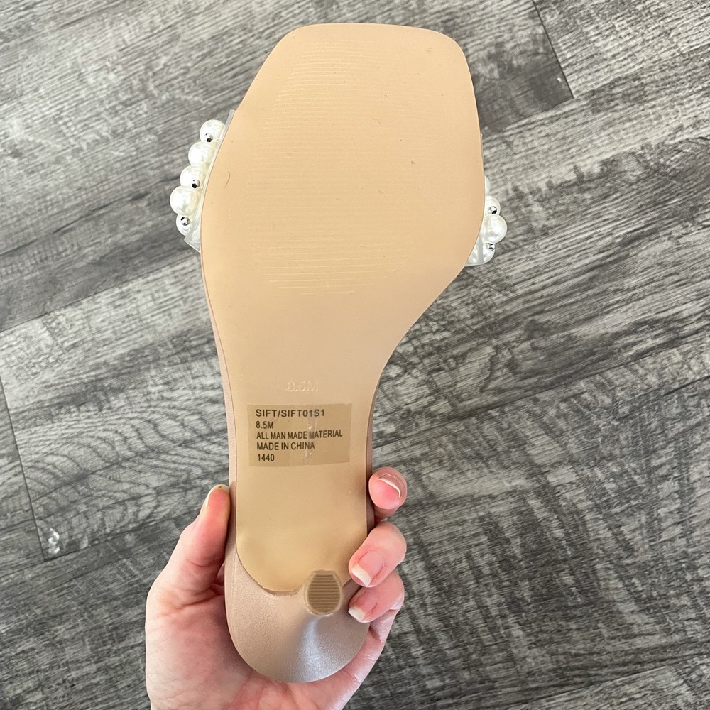 8.5 Steve Madden pearl mule heel never worn